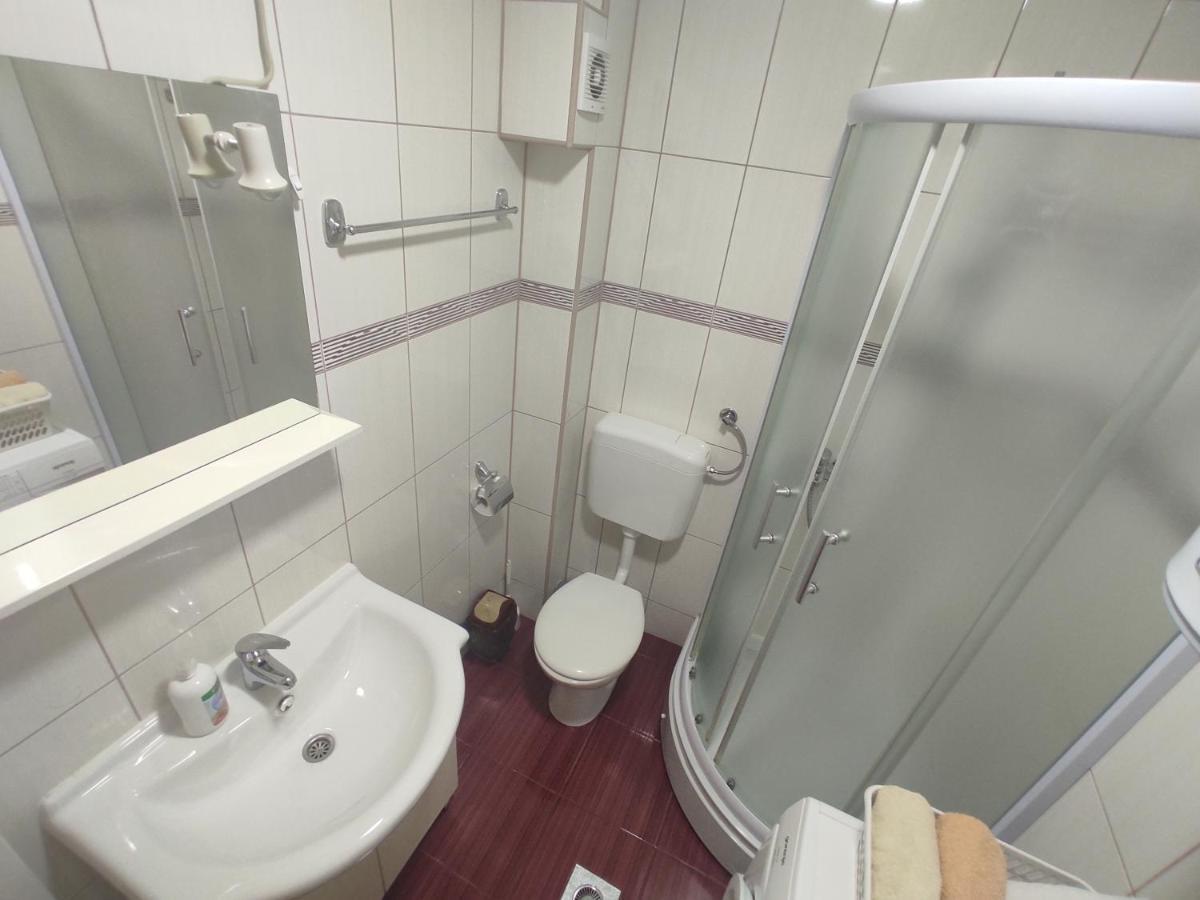 Studio Apartman Lukavica Сараево Екстериор снимка
